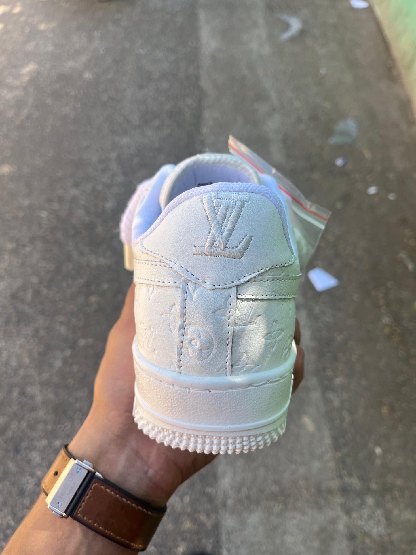 Pack ( NIKE Cherwita + LV )