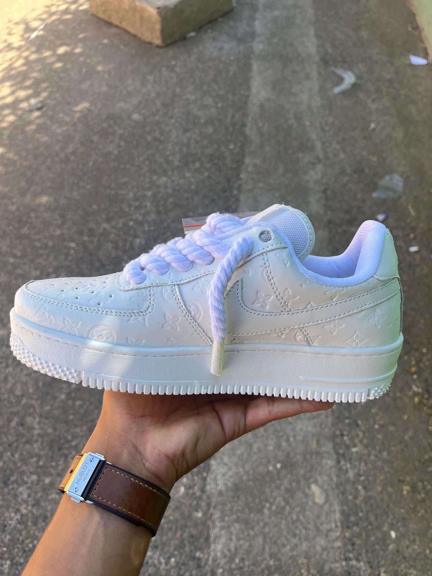 Pack ( NIKE Cherwita + LV )